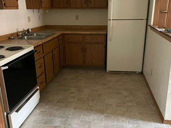 5th image of 445 Laverne Dr APT 7