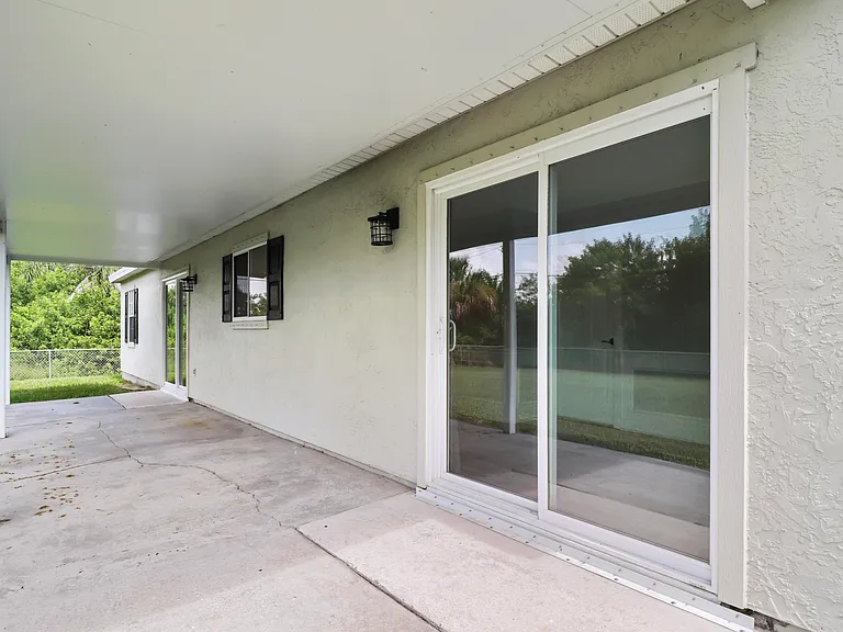 610 NW Billiar Ave — Photo 25