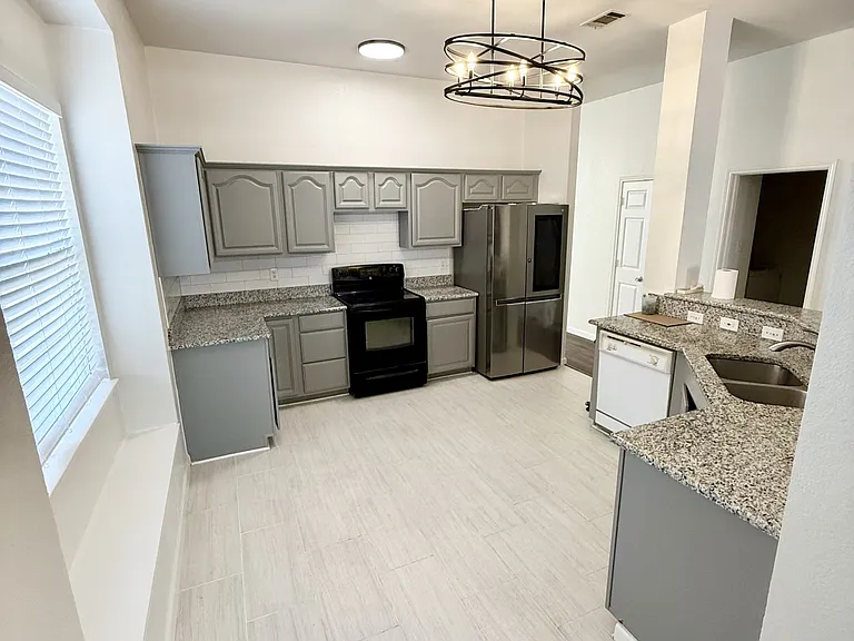 3002 Hibiscus Dr — Photo 6