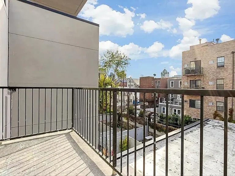 131 Kingsland Ave #3A — Photo 3