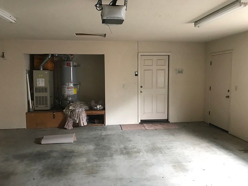 2nd image of 3361 Drew St