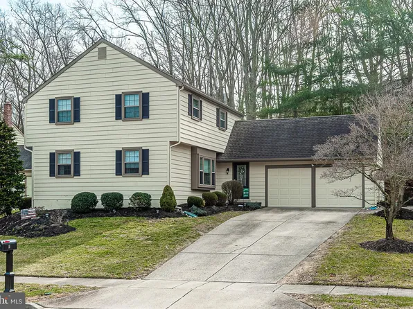 11 Sussex Ct, Turnersville, NJ 08012