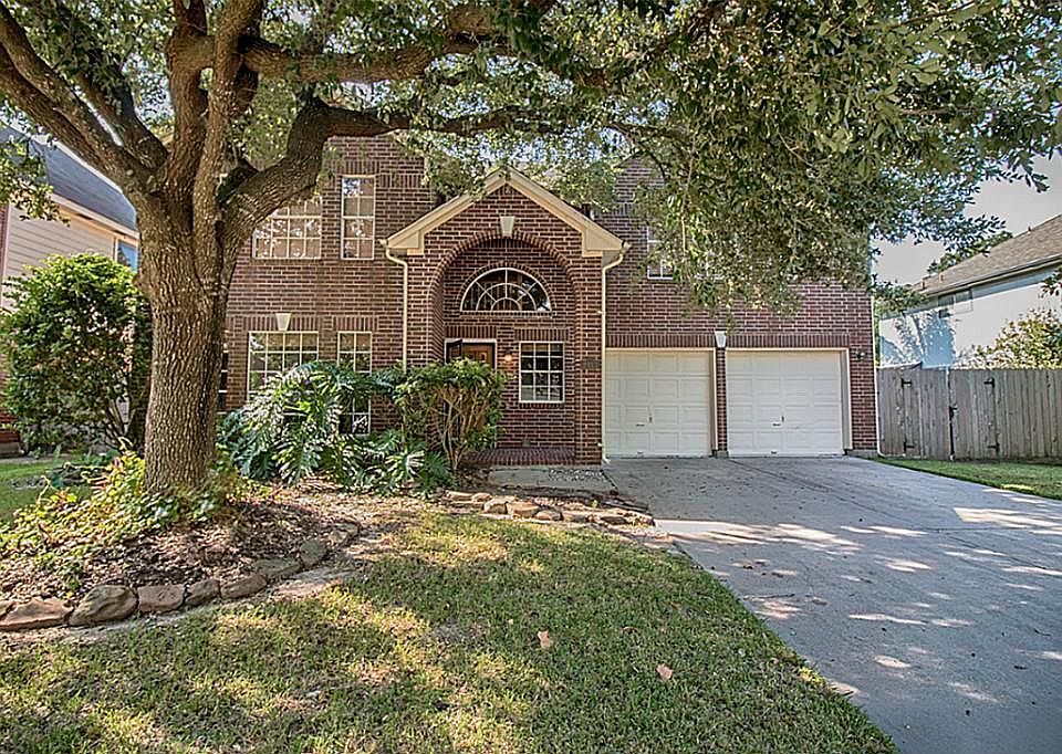 1st image of 2113 Castle Dr
