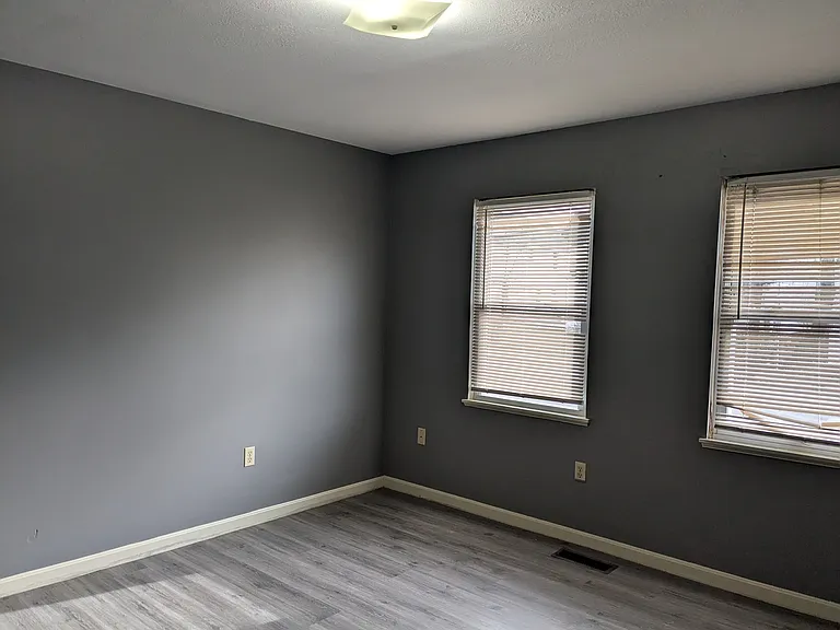53 Kinsley St #2 — Photo 5