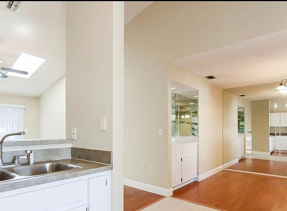 2nd image of 752-2 Silver Leaf Way
