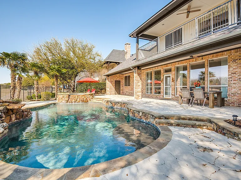 809 Glen Rose Dr — Photo 2