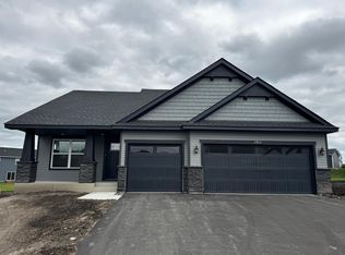 1911 Dogwood Ct, Carver, MN 55315