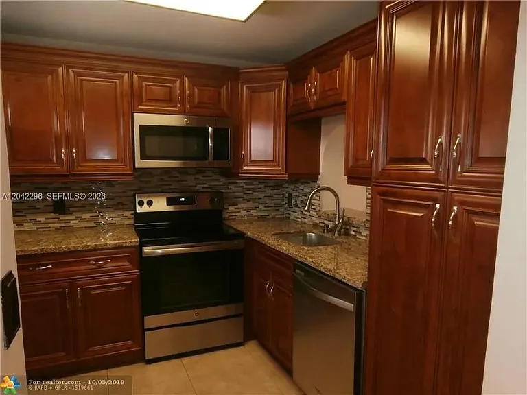 7830 NW 33rd St #206 — Photo 2