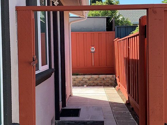 2nd image of 954 Kintyre Way