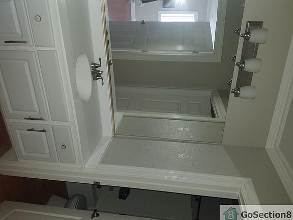 4th image of 227 S Carondelet St APT 104