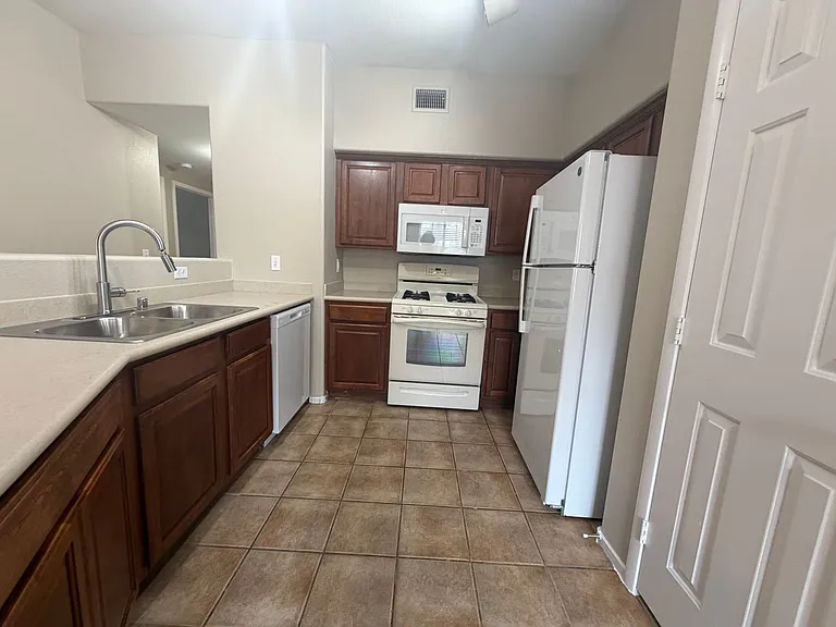 9303 Gilcrease Ave #1250 — Photo 6