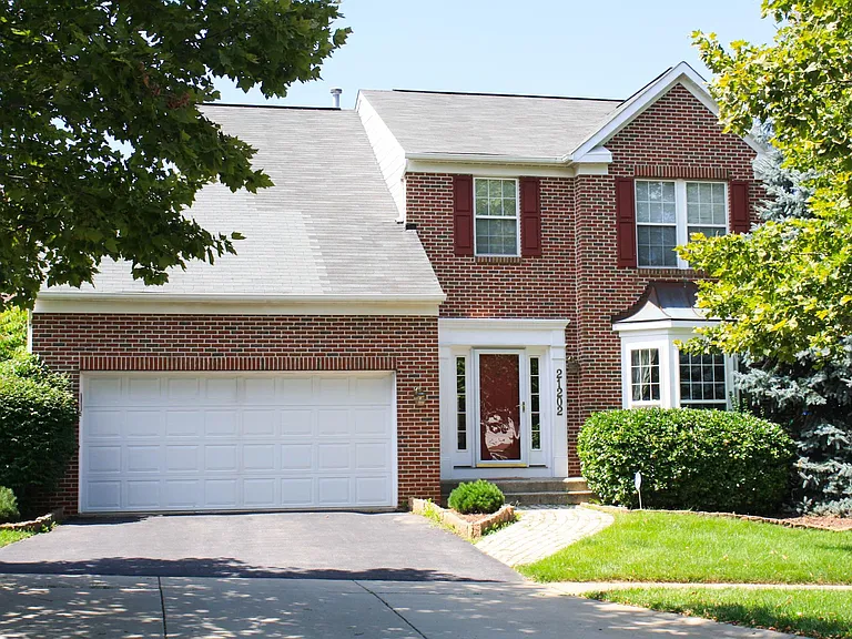21202 Seneca Crossing Dr — Photo 1