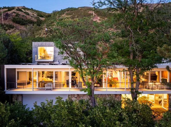 1497 S Devonshire Dr, Salt Lake City, UT 84108