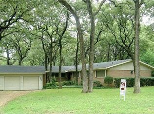 1201 Forrest Dr, Arlington, TX 76012