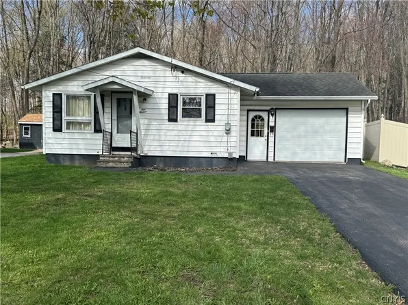116 Waterbury Ave, Whitesboro, NY 13492