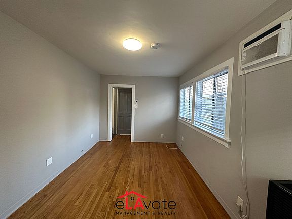 3rd image of 10822 Ventura Blvd #435