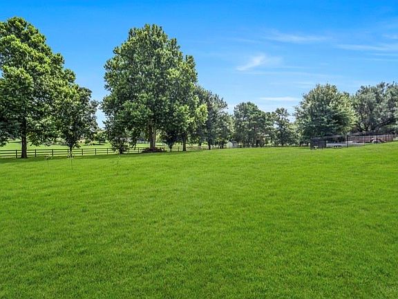 5th image of 3011 Willow Oak Ln