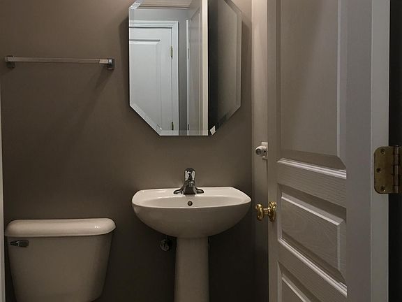 5th image of 1458 Yellowstone Dr