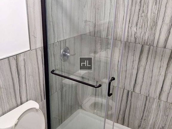 5th image of 122 E 7th St #3WF