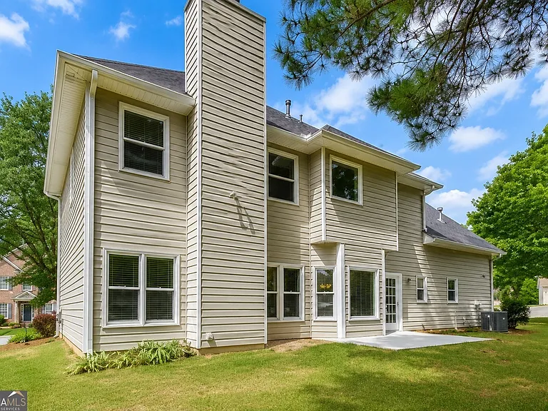 3380 Maple Terrace Dr — Photo 2