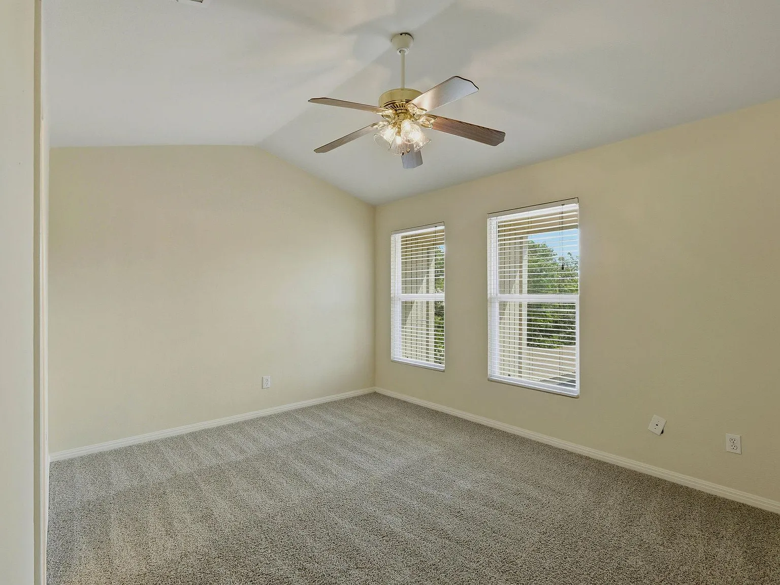 2 bed, 2.5 bath, 1393 sqft, $1,795 — Photo 4