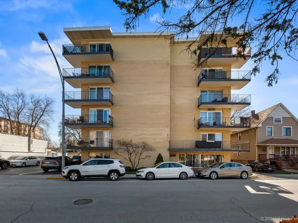 320 Circle Ave APT 210, Forest Park, IL 60130