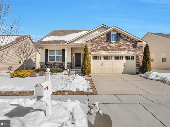 27 Ravenna Dr, West Berlin, NJ 08091