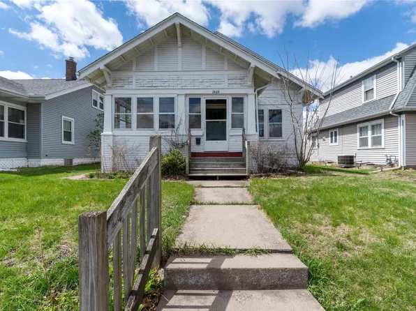 2826 Arlington Ave, Davenport, IA 52803