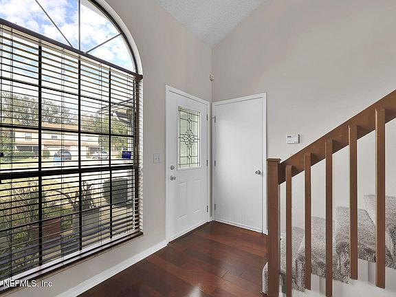 3rd image of 11372 SHOVLER CT Court