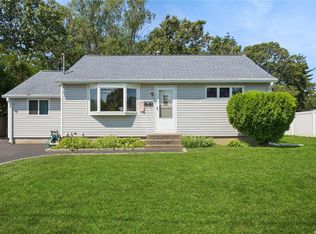 43 Morning Dr, Centereach, NY 11720
