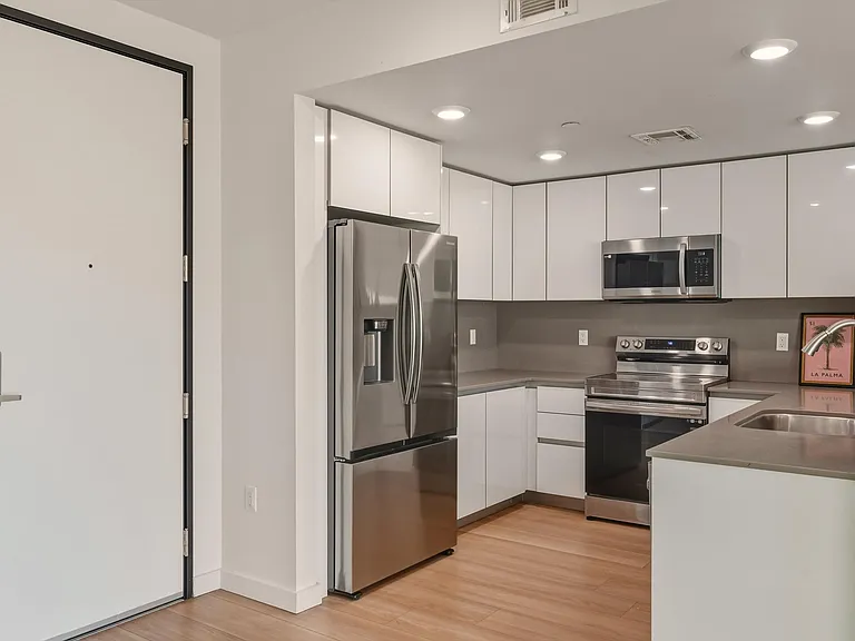 The Sophia - 1759 N Gower St — Photo 31