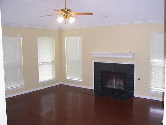 2nd image of 2084 Sailmaker Ct