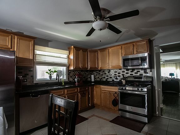 4th image of 8500 S Essex Ave