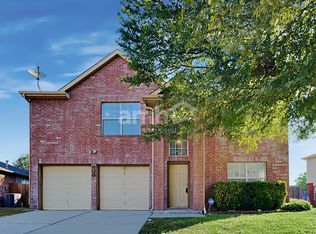 716 Raven Dr, Saginaw, TX 76131