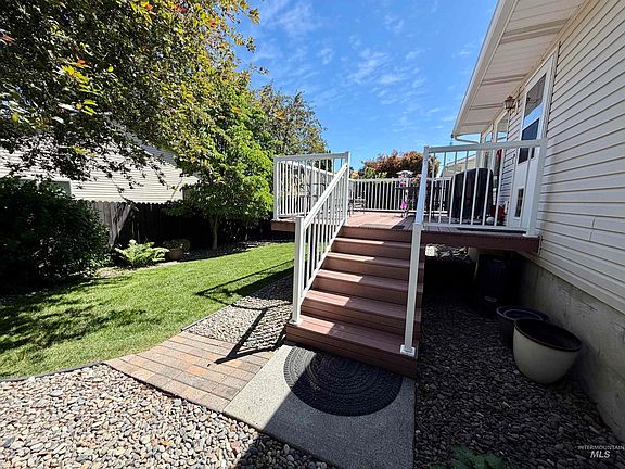 4th image of 919 Stewart Ave #B