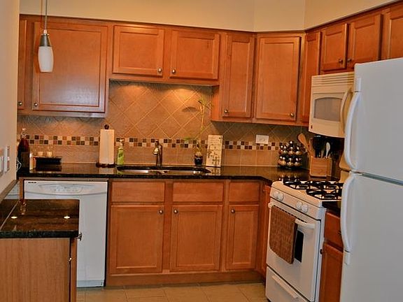 5th image of 7100 166th St APT 2B