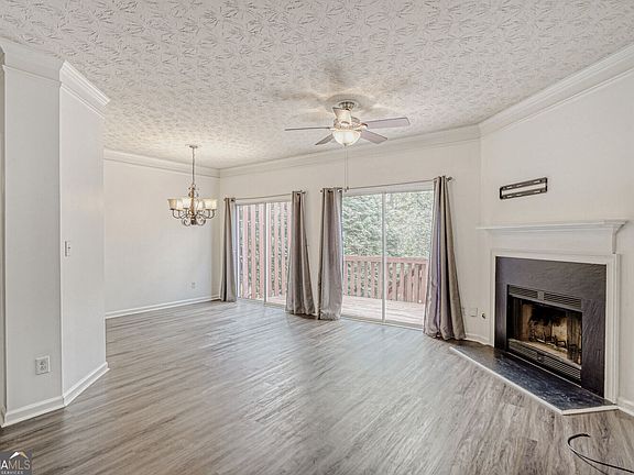 3rd image of 4120 Spring Cove Dr