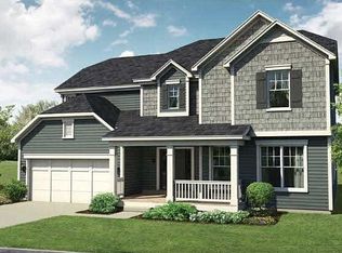 4517 Royal Hills Dr, Arden Hills, MN 55126