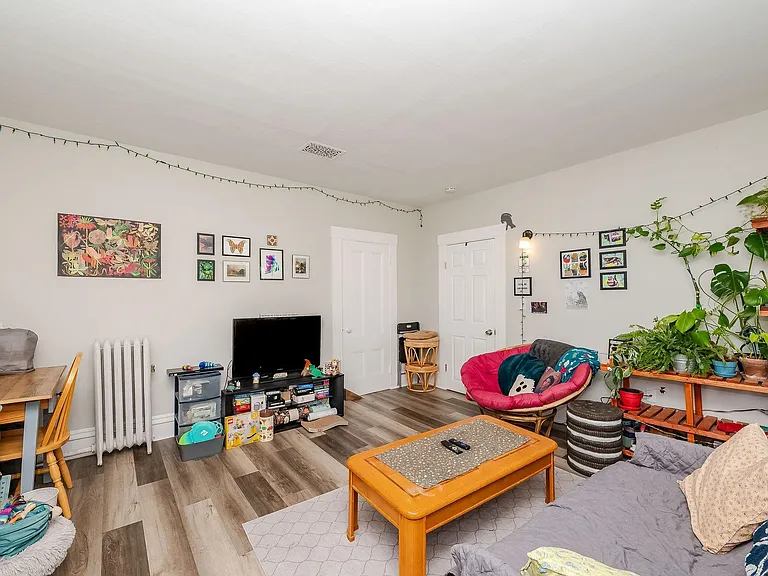 26 Cushing St — Photo 3