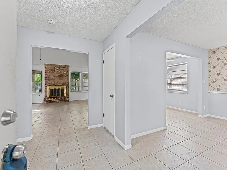 11914 Meadowtrail Ln — Photo 5