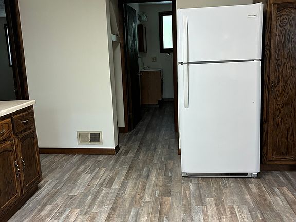 4th image of 424 E Park Ave #1