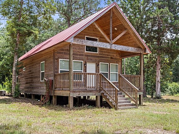 3rd image of 1111 County Road 4370