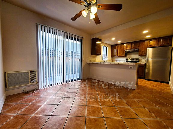 3rd image of 4166 Monroe Ave Unit 3