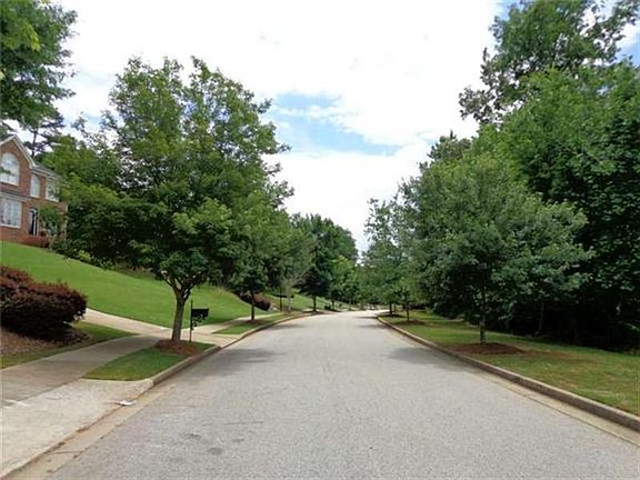 3rd image of 1078 Crown River Pkwy