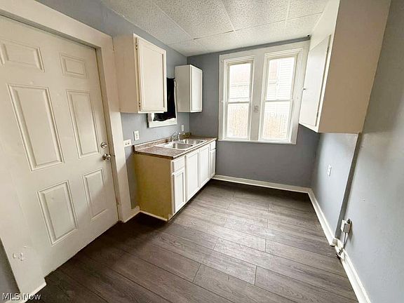 3rd image of 3206 W 50th St