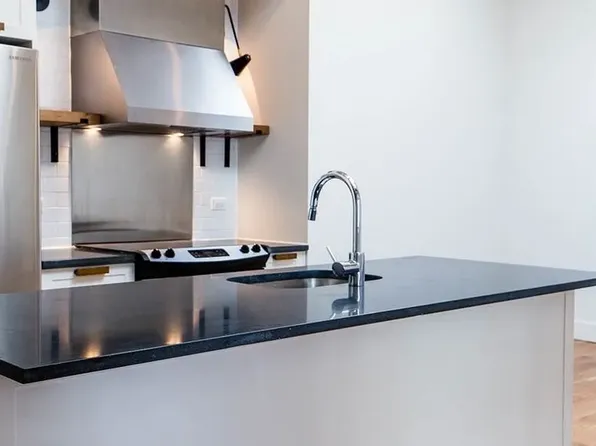 16-80 Madison Street image 7 of 19