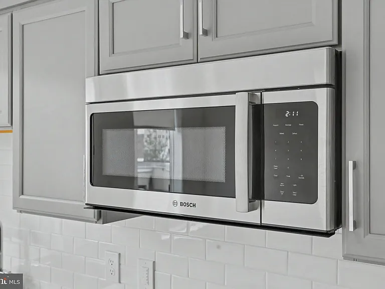 701 N Henry St #306 — Photo 27