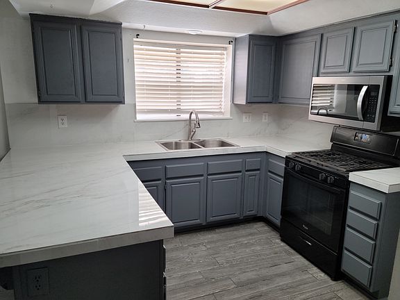 4th image of 42428 52nd St W