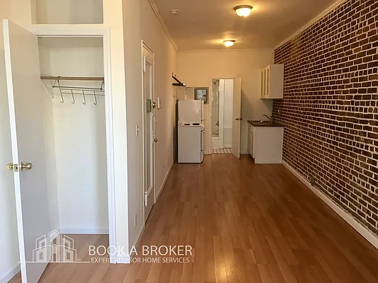 Rented by Book A Broker | media 4