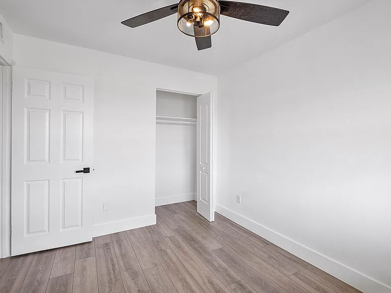 1302 NE 191st St #323A — Photo 20